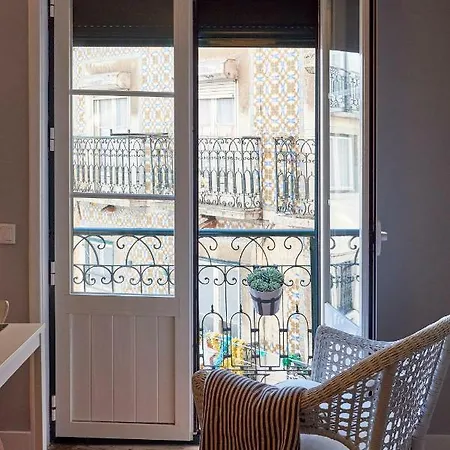 Charming Apartment In Alfama Lisbon Exterior photo