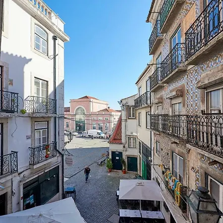 Charming Apartment In Alfama Lisbon Exterior photo