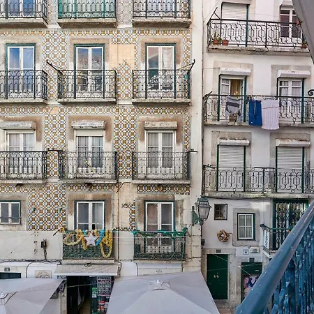 Charming Apartment In Alfama Lisbon Exterior photo